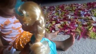 NEW FROZEN Snow Glow Elsa Doll - First Impressions & Review!