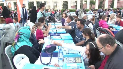 Başakşehir'de Oruçlar 15 Bin Kişiyle Aynı Sofrada Açıldı
