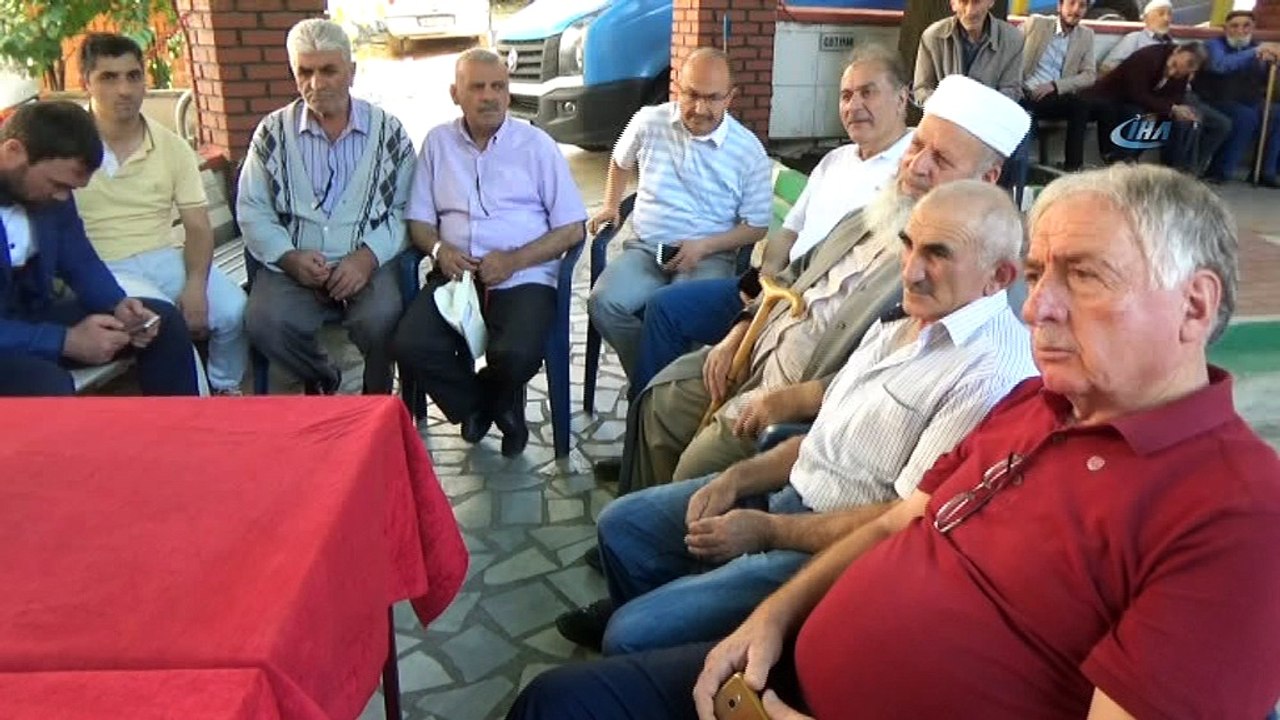 Ak Parti Milletvekili Ahmet Yelis: 'Akşener torun bakmaya başlayınca İYİ Parti milletvekilleri ortada kalacak'