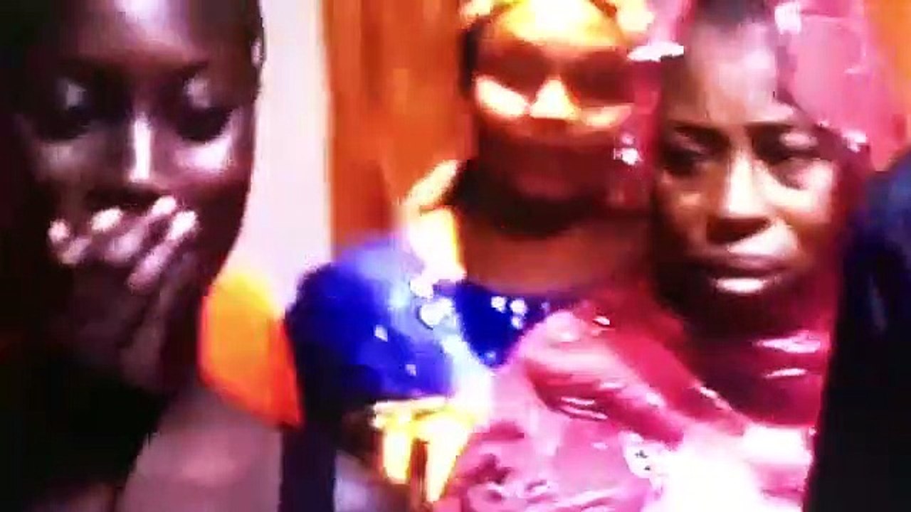 Regardez la belle surprise de Pape Cheikh Diallo à cette famille triste