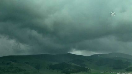 Kars'ta Hala Soba Yanıyor