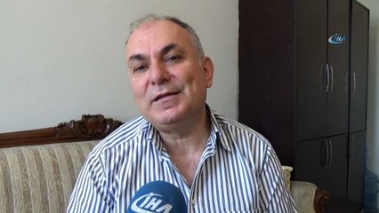 Sevimli kedi görenlerin ilgi odağı oluyor