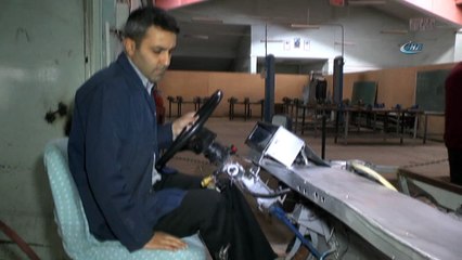 Sanat Lisesi öğrencileri geri dönüşüm malzemelerinden otomobil yaptı