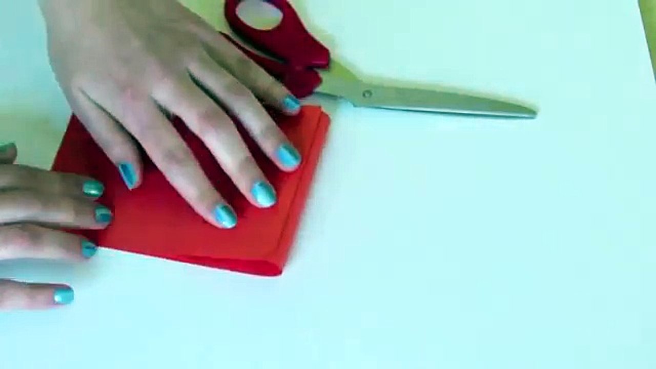 Tuto darts plastiques : les papiers découpés