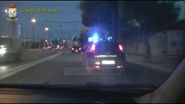 Çmimet e drogës në muret e pallatit - Top Channel Albania - News - Lajme