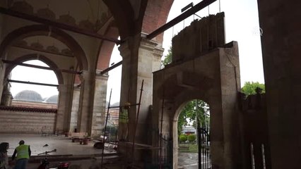 Vakıflar Tarihi Camilerdeki Kuşkonmazları Kaldırdı - Edirne