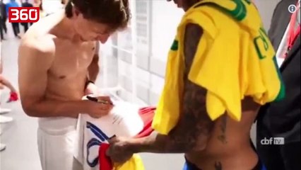 Modric firmos bluzën për Neymar dhe i bën ftesë për të Real Madrid: "Po të presim ty" (360video)