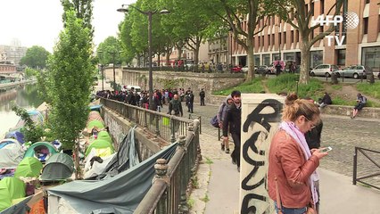 الشرطة تخلي مخيمين للمهاجرين في باريس