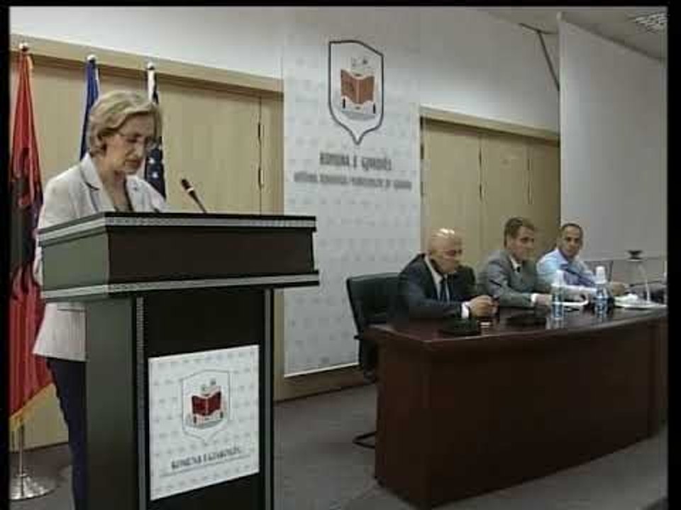 Afërdita Lama prezanton listën e pronave të komunës së Gjakovës