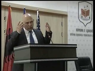 Ardian Gjini shpreh mendimin për pronat komunale