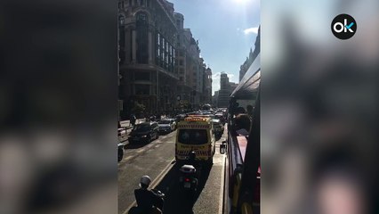 Ambulancia sufre los atascos de Carmena