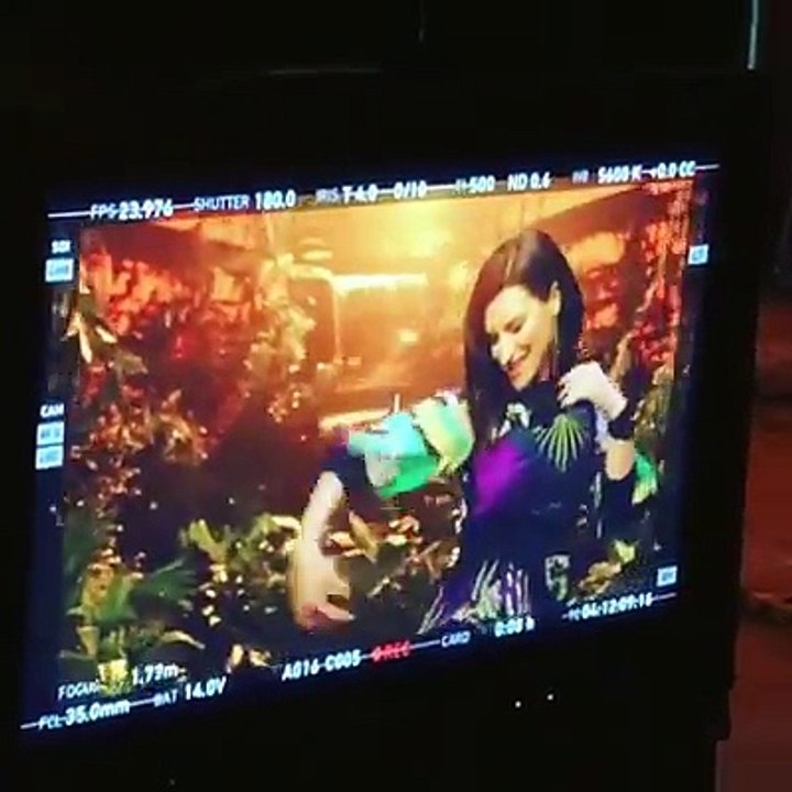 Olha o backstage de #NOVO! A nova música da Laura junto as maravilhosas coleguinhas @simoneesimariaHoje finalmente vocês vão poder ver o videoclipe : Ao meio d