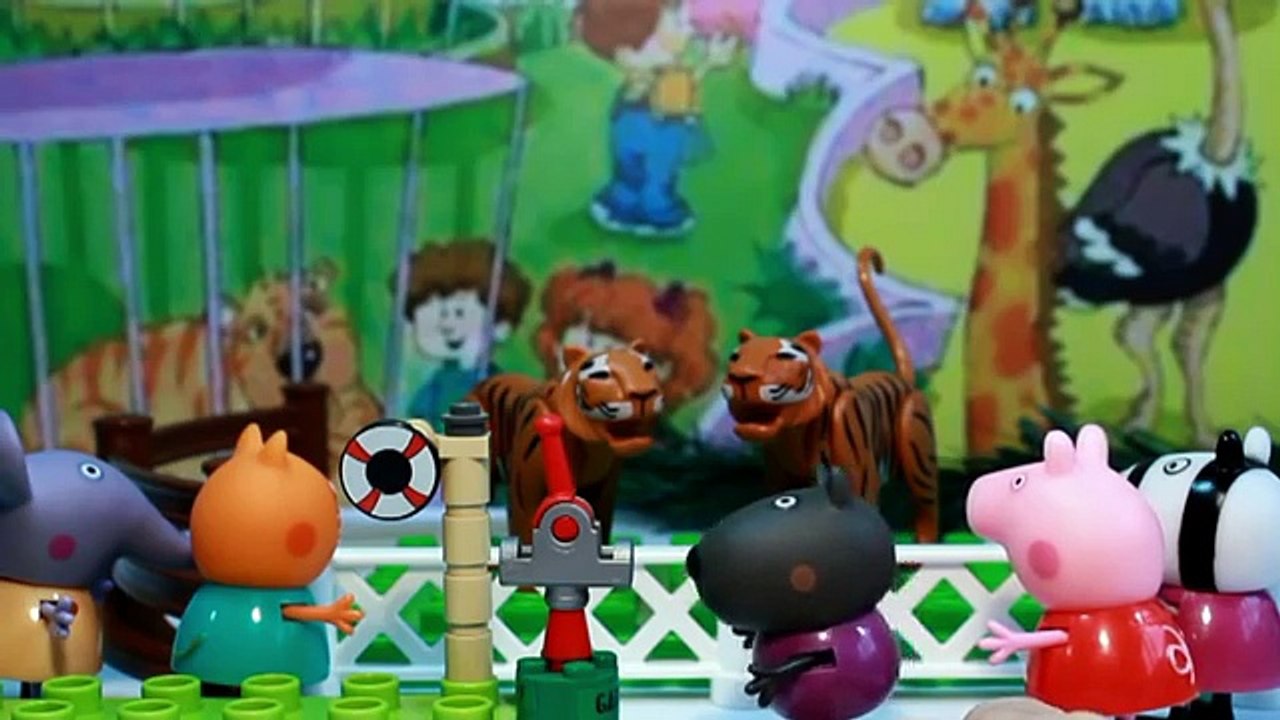 PATRULLA CANINA salva a PEPPA PIG de los LEONES ZOO PAW PATROL toys PUPS español PATRULLA CACHORROS