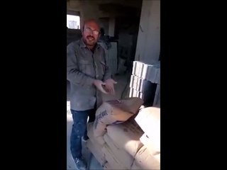 Çimento Torbasına İsyanını Medenice İfade Eden İşçi/Worker who Civilizes the Cement Bag Rebellion