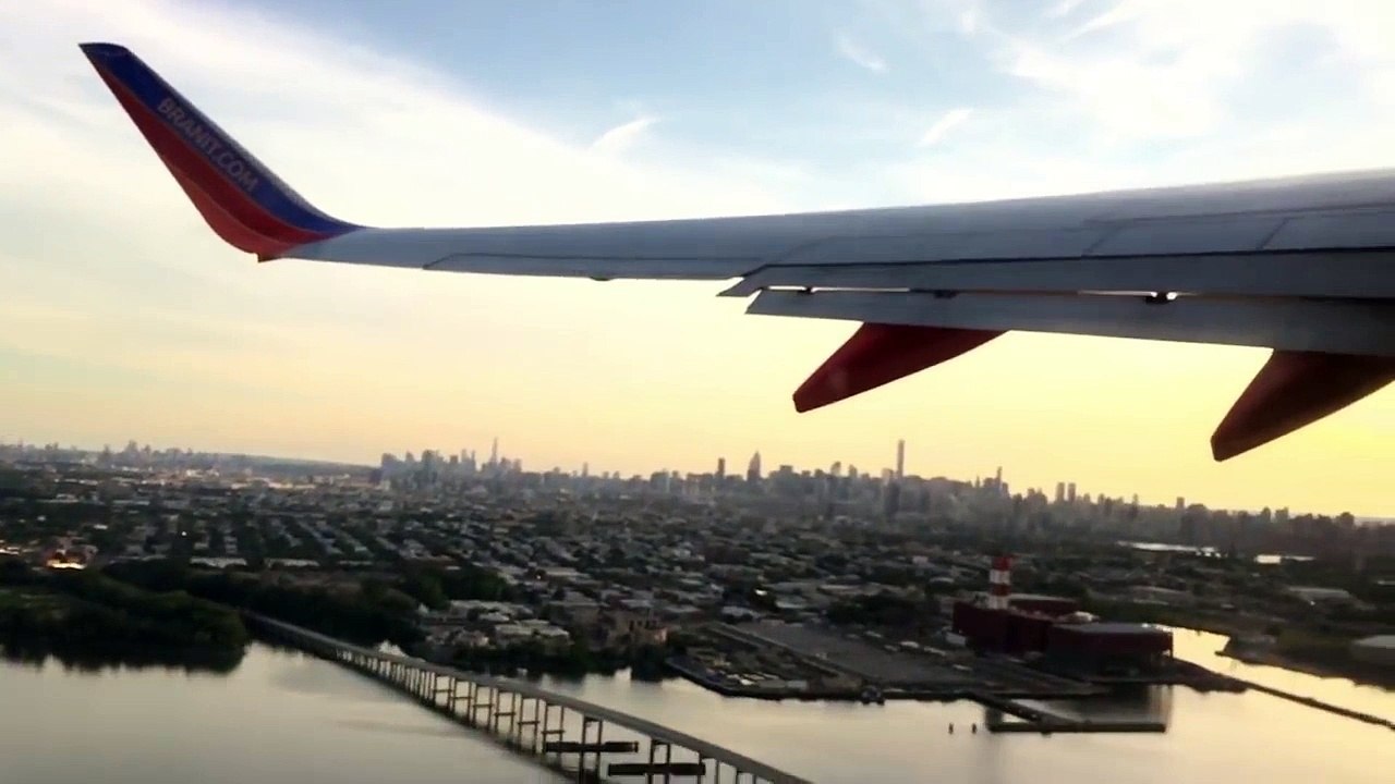 Un drone percute un avion de ligne en vol et arrache un bout d'aile