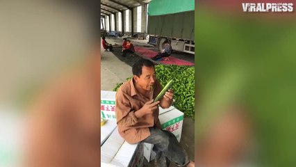 Peeling Cucumber With Teeth
