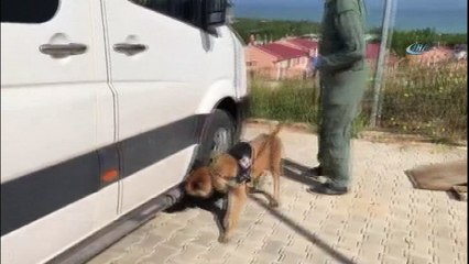 Van'da yolcu minibüsünde 141 kilo eroin ele geçirildi