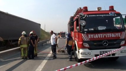 3 köprü yolunda kaza yapan tır sürücüsü, ekipleri zor anlar yaşattı