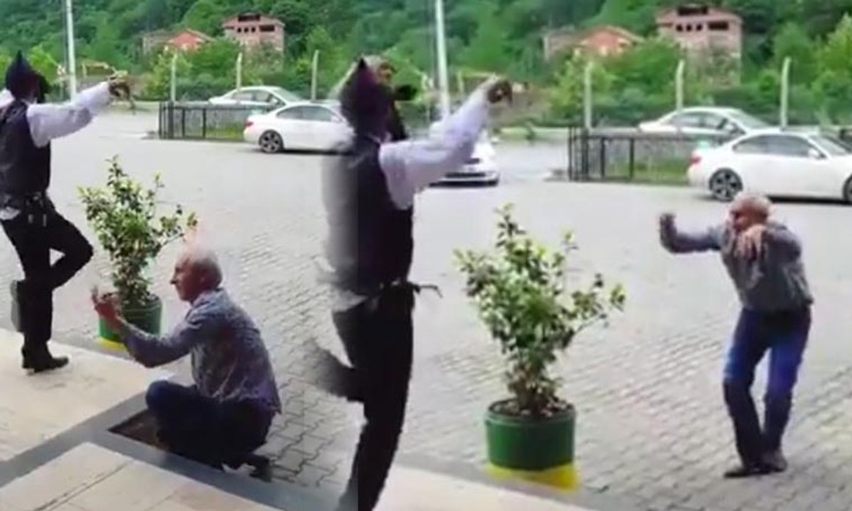Horonu duydu, kendini tutamadı