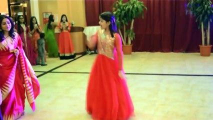 Beautiful girl dance indian wedding  performance dance
