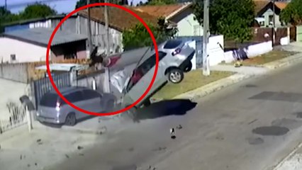 [영상] '절도 차량 대형사고'...참극 빚어질 뻔 / YTN