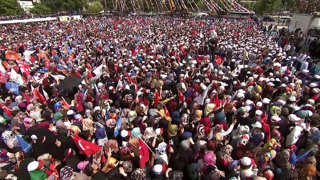 Erdoğan: 'Sakarya'ya 2002'ye kadar ne yapmışlar biliyor musun? 133 kilometre bölünmüş yol yapılmış. Biz buna 268 kilometre daha ekledik' - SAKARYA