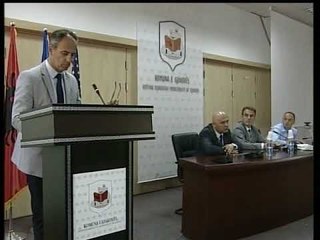 Edmond Dushi ankohet për disa probleme infrastrukturore