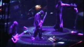 Korn - Make Me Bad/One/Justin (live à Bercy, Paris - 2002)