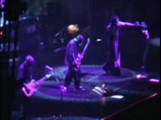 Korn - Make Me Bad/One/Justin (live à Bercy, Paris - 2002)