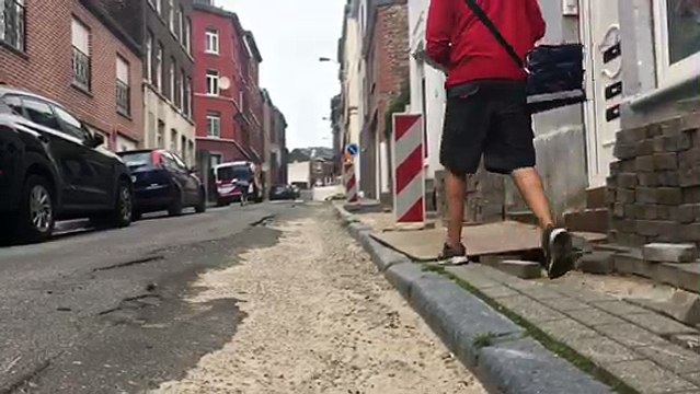 Aly Delikanli, un riverain de la rue Fyon à Verviers est excédé par les travaux qui ne se terminent pas dans sa rue