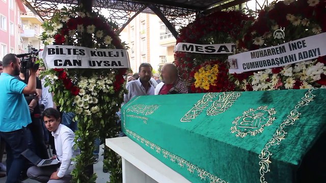 Müzisyen Onur Can Özcan son yolculuğuna uğurlandı - İSTANBUL