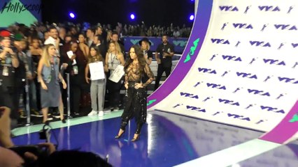 Demi Lovato SHOCKS Fans By Making Out With Kehlani On Stage!