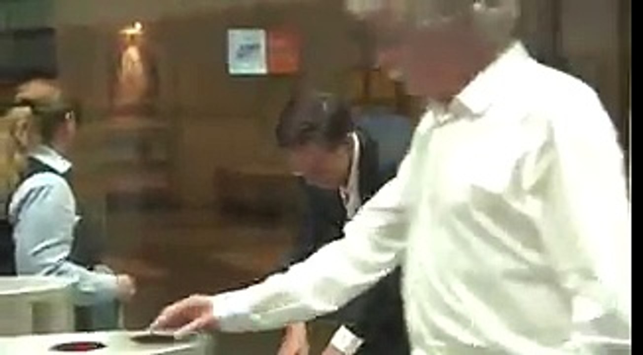 Pm cleaning floor