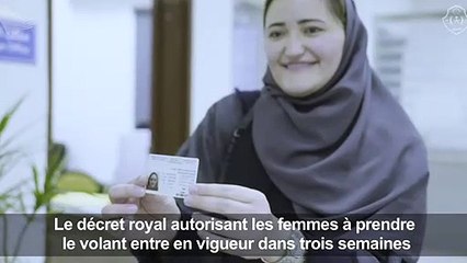 Des Saoudiennes reçoivent leur permis de conduire