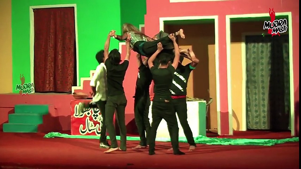 FIA KHAN AT HER BEST MUJRA - 2018 PAKISTANI MUJRA DANCE - MUJRA MASTI_HIGH