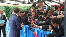 Equipe de France : Le Président Macron avec les Bleus I FFF 2018