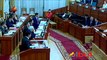 Депутат Рысалиев возмутился, почему парламент рассматривает условия содержания в колонии Текебаева, если он судом был признан как преступник. В ответ Шыкмамато