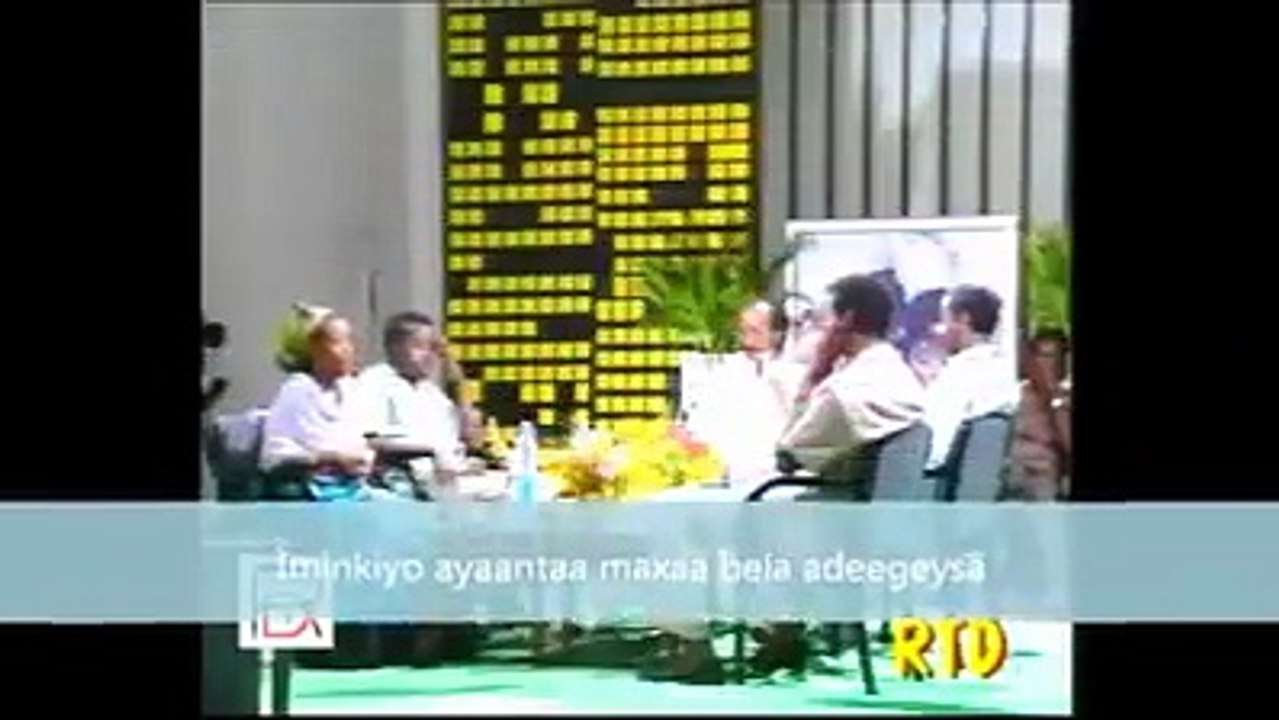 Alle ha u naxariisto fanaanadii Fadumo Axmed Dhimbiil qoyskeeda iyo shacabka Somaliyeedna samir iyo iimaan haka siiyo Aamiin. Gabayga ay ku luuqaysay waxa iska