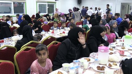 Suriyeli yetimler iftarda buluştu - KİLİS