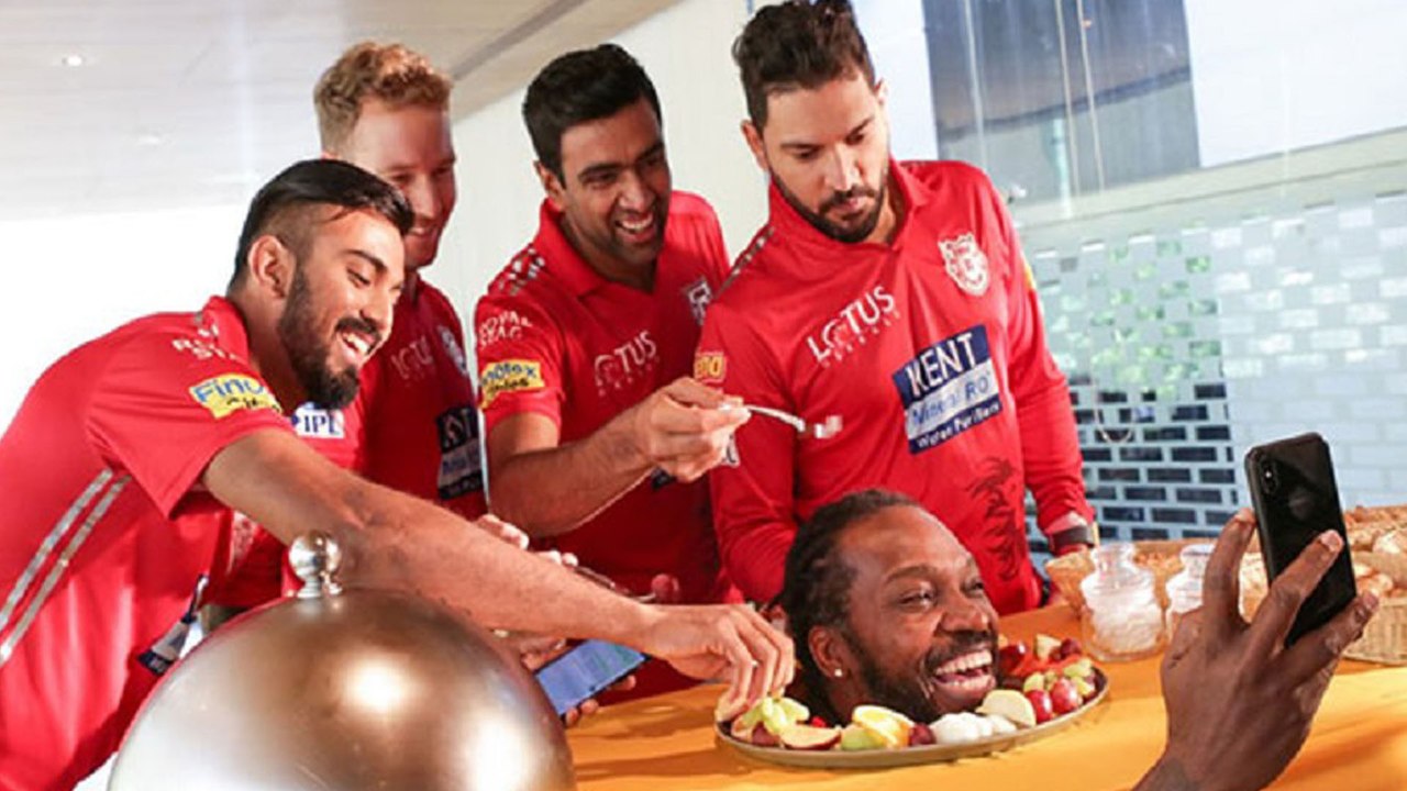 Chris Gayle Gives An Epic Reply To His Fan