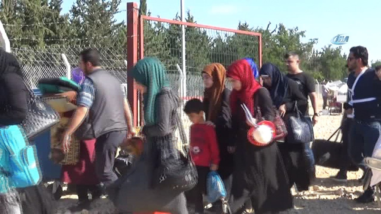 Suriyelilerin vatan hasreti sıcaklık dinlemiyor