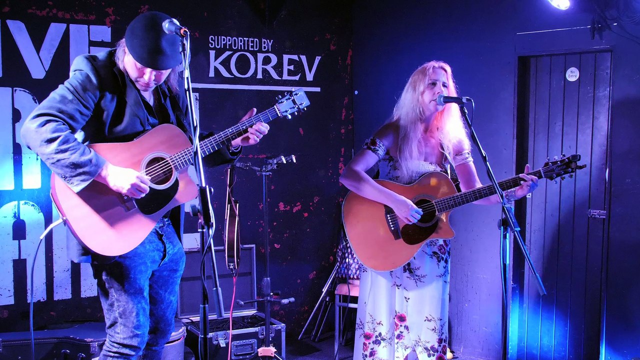 11-05-18 Larkham & Hall album launch at the Grain Barge pt 1