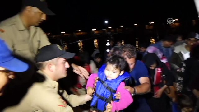 Botları arızalanan yabancı uyrukluları sahil güvenlik kurtardı - ÇANAKKALE