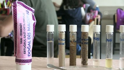 Van Gölü suyundan diş macunu ürettiler