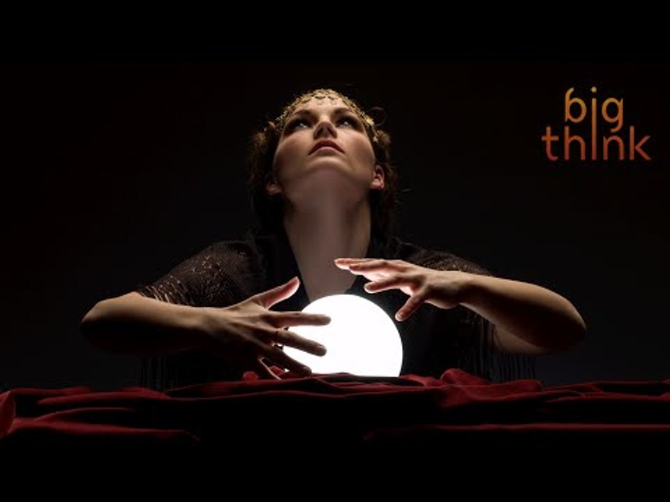 Predicting The Future Primes Your Brain to Learn