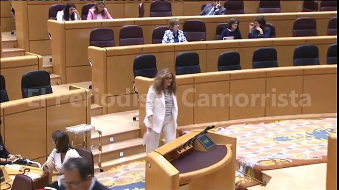 La JOVEN SENADORA Esther Muñoz APLASTA a una senadora por presumir de la IGUALDAD y PARIDAD del PSOE