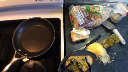 Grilled Cheese - You Suck at Cooking (episode 4)