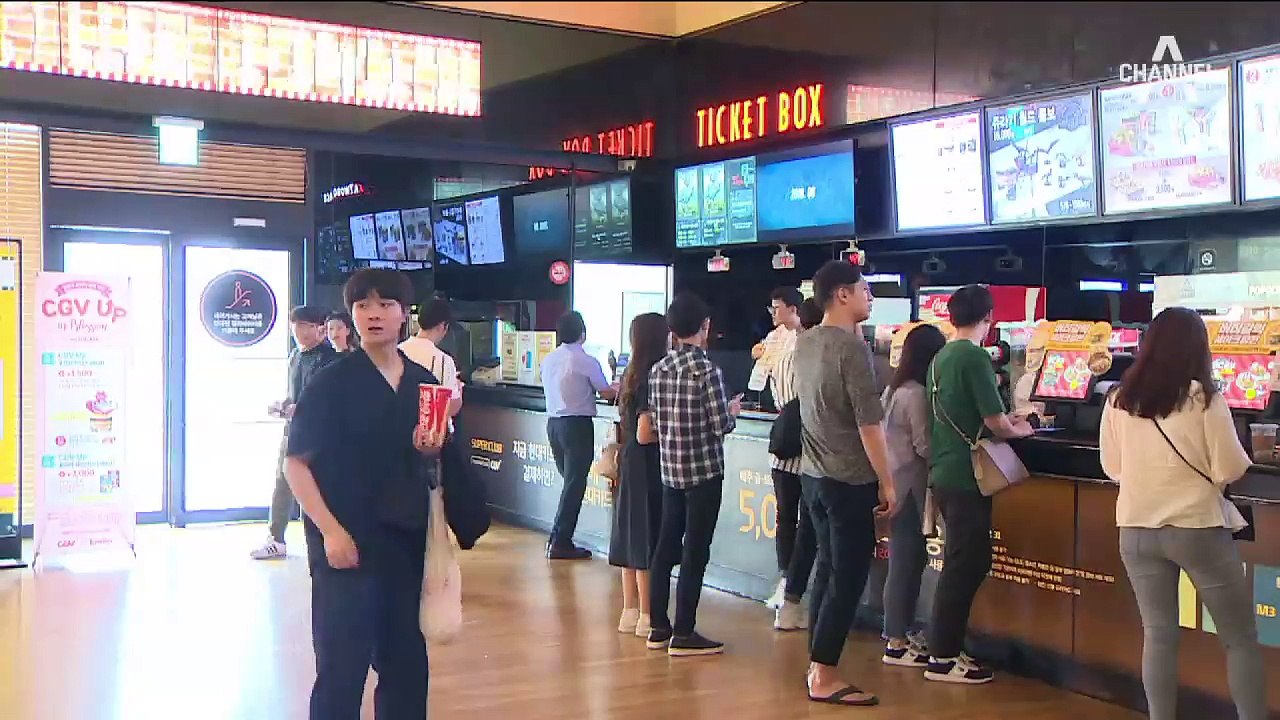 ‘어벤져스’ 누른 ‘공룡’…첫날 100만 돌파 신기록