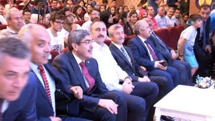 Adalet Bakanı Gül, sınava girecek adaylara tavsiyelerde bulundu