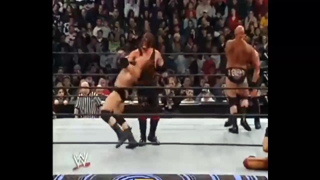 Kane Chokeslams to Brock Lesnar